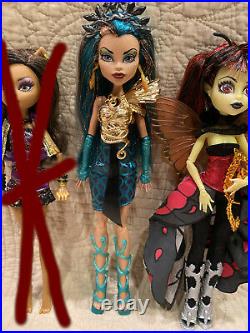 Lot 2 Near Complete Monster High doll Boo York Nefera de Nile Luna Mothews Shoes