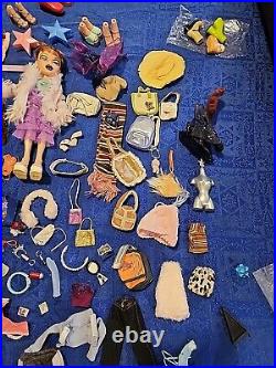 Lot Vintage 2001 BRATZ = 5 Dolls + Clothing Shoes Accessories AS IS