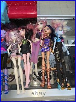 Lot of 10 Monster High Dolls 2 Sofas And Random Box