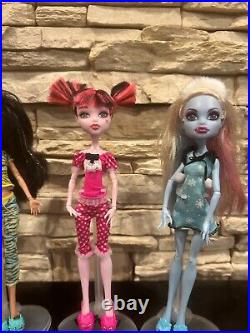 Lot of 5 Monster High dolls Dead Tired Cleo Lagoona Draculaura Abbey & Robecca