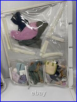 Lot of 8 Vintage MGA 2001 Bratz Dolls With Shoes, Feet, Accessories, Case