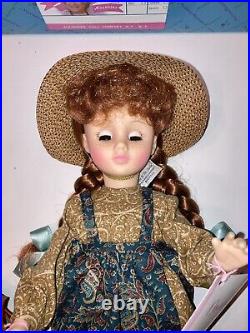 Madame Alexander Anne of Green Gables 14 Doll Arrives at Station + Xtra Outfit