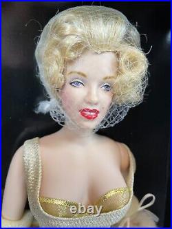 Marilyn Monroe 16 Vinyl Millennium The Franklin Mint Portrait Doll Gold Dress