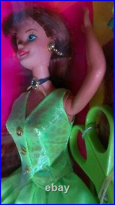 Mattel 1994 FRENCH EDITION 12643 CUT AND STYLE BARBIE COUPE ET COIFFE rare