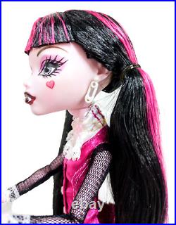 Monster High Draculaura G1 Doll Gold Elastic Accessories Brush Bat Diary Umbrell