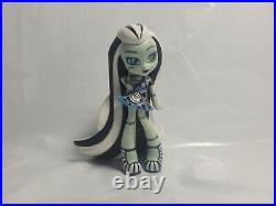 Monster High Vinyl Figs Lot 2014 Mattel Frankie Dracular Ghoulia Clawdeen & More