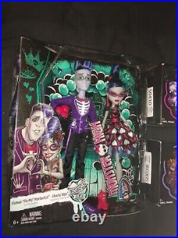 NIB MONSTER HIGH LOT x3 SLO MO & GHOULIA YELPS LOVE'S NOT DEAD x2 VINYL FIGURE