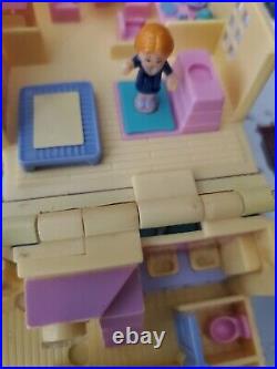 PollyPocket Pollyville LOT! Toy Shop, Schoolhouse, cafe withdolls, pollyville Playmat