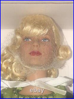 Robert Tonner Bewitched Samantha 16' Vinyl Doll T5-J16D-3S-001 Mint in Box NRFB