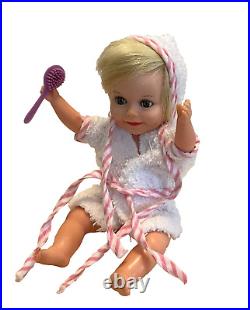 SUZY CUTE Doll with Case 6 outfits Deluxe Reading Topper Toys vintage 60's