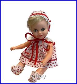 SUZY CUTE Doll with Case 6 outfits Deluxe Reading Topper Toys vintage 60's