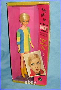 TWIST N TURN TWIGGY Original Box & Stand #1185 MATTEL 1967