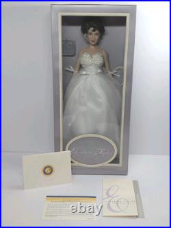The Franklin Mint Elizabeth Taylor Vinyl Portrait Doll White Dress NIP