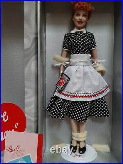 The Franklin Mint I LOVE LUCY 16 vinyl doll w PIONEER Ensemble, COA'S Included