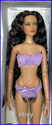 Tonner 2010 Jon-Brunette preowned MINT-Seller is away until 2/14/22