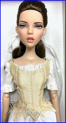 Tonner Anne De Leger Basic Brown from the Deja Vu Collection preowned MINT