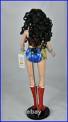 Tonner Dolls Wonder Woman Deluxe 17 DC Stars 2009 Rare, Mint Complete