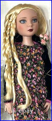 Tonner Ellowyne Wilde Prudence Cest la Vie preowned MINT