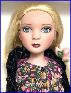 Tonner Ellowyne Wilde Prudence Cest la Vie preowned MINT