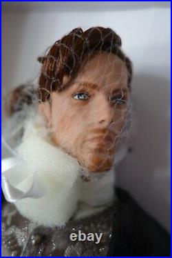 Tonner Jamie Fraser 17 doll from Outlander, mint withstand, NRFB