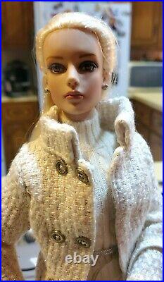 Tonner Winter Whisper Sydney Chase Doll 2006 MINT, PRISTINE