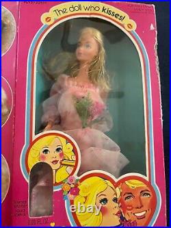 VINTAGE Barbie Dolls Magic Curl Zauberlocken and Kissing Barbie
