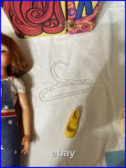 VTG Beautiful Crissy Doll LOT 1 Doll, Vinyl Fashion Tote Case & MANY CLOTHES