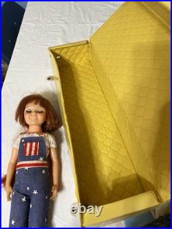 VTG Beautiful Crissy Doll LOT 1 Doll, Vinyl Fashion Tote Case & MANY CLOTHES