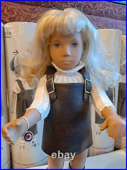 Vintage 1970 Sasha Doll Sasha London with Gold Wrist Tag Tube Mint Condition