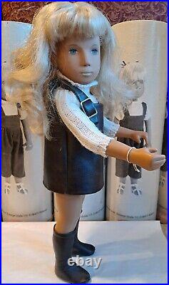 Vintage 1970 Sasha Doll Sasha London with Gold Wrist Tag Tube Mint Condition