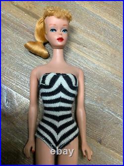 Vintage BARBIE #4 BLONDE PONYTAIL (R) PEDESTAL STAND WOW Red Lips Hard Curl