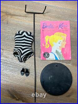 Vintage BARBIE #4 BLONDE PONYTAIL (R) PEDESTAL STAND WOW Red Lips Hard Curl