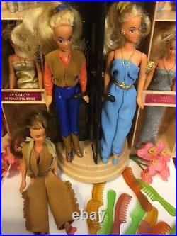 Vintage Kenner GLAMOUR GALS Fashion Doll Showplace Case & 19 Dressed Dolls 1981