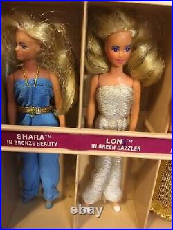 Vintage Kenner GLAMOUR GALS Fashion Doll Showplace Case & 19 Dressed Dolls 1981