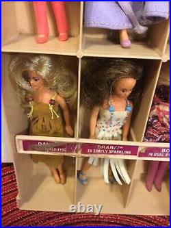 Vintage Kenner GLAMOUR GALS Fashion Doll Showplace Case & 19 Dressed Dolls 1981