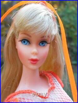 Vintage STUNNING SUNKISSED BLONDE TNT TWIST N TURN BARBIE SWIMSUIT BOOKLET STAND