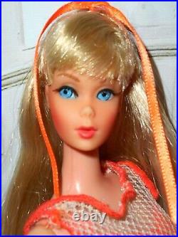 Vintage STUNNING SUNKISSED BLONDE TNT TWIST N TURN BARBIE SWIMSUIT BOOKLET STAND