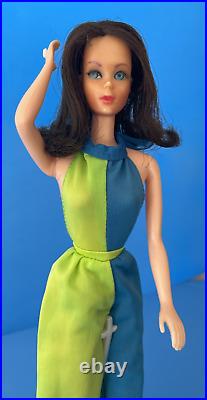Vtg. TNT Marlo Flip head/1966 TNT knees bend Korea body-orig outfits/ case