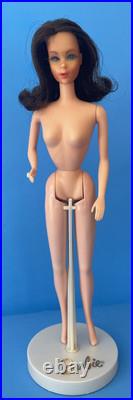 Vtg. TNT Marlo Flip head/1966 TNT knees bend Korea body-orig outfits/ case