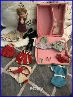 XDeluxe Reading Corp. Lot 11 dolls (5 Penny Brite) & 6 Suzy cute with crib, Case